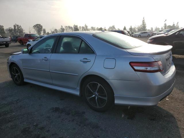 4T1BF3EK4BU624815 - 2011 TOYOTA CAMRY BASE SILVER photo 2