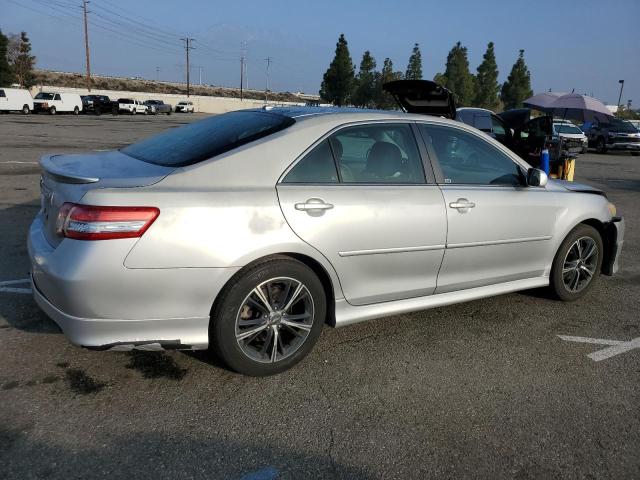 4T1BF3EK4BU624815 - 2011 TOYOTA CAMRY BASE SILVER photo 3