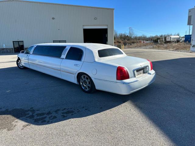 1L1FM88W26Y630583 - 2006 LINCOLN TOWN CAR EXECUTIVE WHITE photo 3