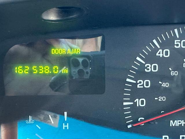 1L1FM81W31Y625332 - 2001 LINCOLN TOWN CAR EXECUTIVE WHITE photo 8