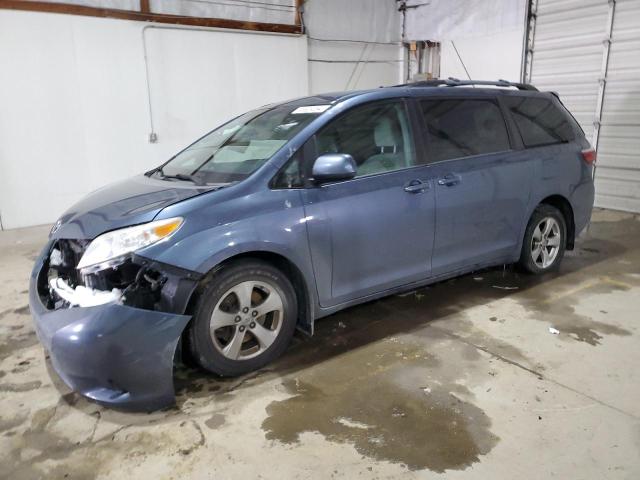 2016 TOYOTA SIENNA LE, 