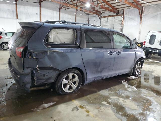 5TDKK3DC5GS726985 - 2016 TOYOTA SIENNA LE BLUE photo 3