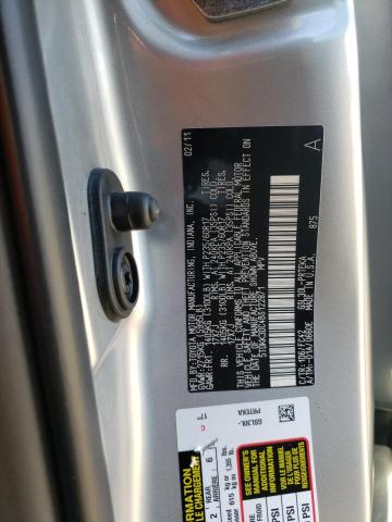 5TDKK3DC4BS122871 - 2011 TOYOTA SIENNA LE SILVER photo 13