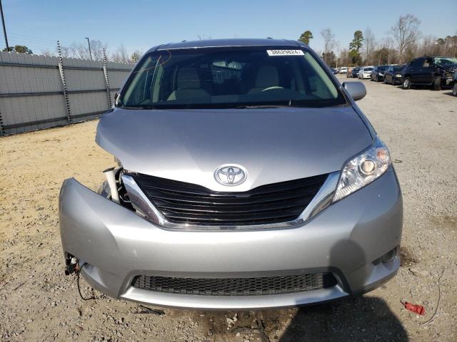 5TDKK3DC4BS122871 - 2011 TOYOTA SIENNA LE SILVER photo 5