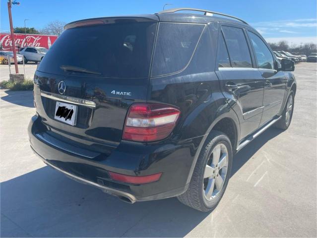4JGBB8GB5BA681399 - 2011 MERCEDES-BENZ ML 350 4MATIC BLACK photo 4