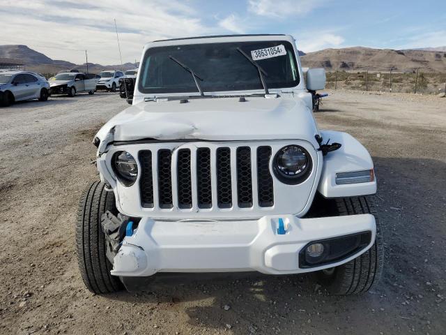 1C4JJXP64NW116990 - 2022 JEEP WRANGLER U SAHARA 4XE WHITE photo 5