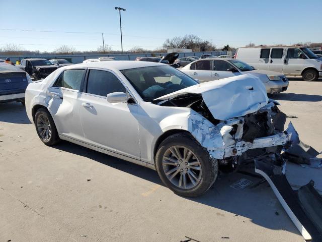 2C3CCAAG4MH606364 - 2021 CHRYSLER 300 TOURING WHITE photo 4