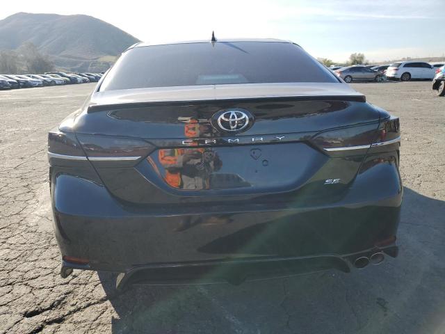 4T1G11AK9MU486187 - 2021 TOYOTA CAMRY SE BLACK photo 6