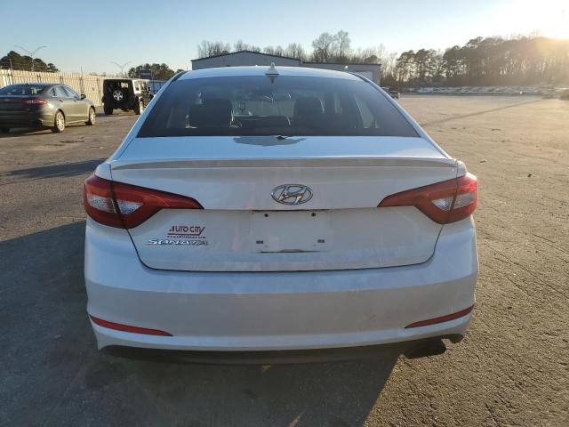 5NPE24AF4HH543814 - 2017 HYUNDAI SONATA SE WHITE photo 6