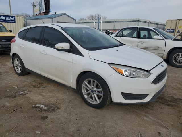 1FADP3K20FL348195 - 2015 FORD FOCUS SE WHITE photo 4