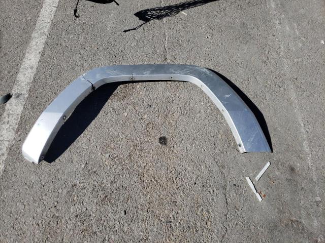 1J8HG48KX6C338257 - 2006 JEEP COMMANDER 银色 照片 13