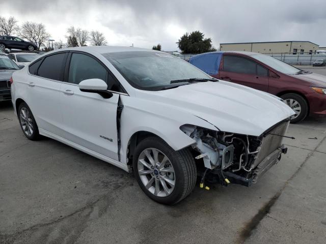 3FA6P0LU7HR355320 - 2017 FORD FUSION SE HYBRID WHITE photo 4