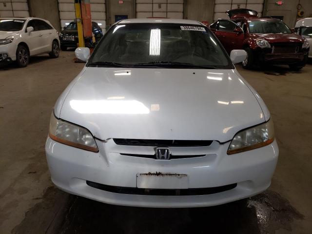 1HGCG5642XA113017 - 1999 HONDA ACCORD LX WHITE photo 5