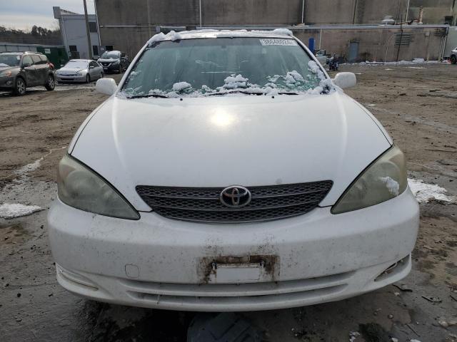 JTDBF30K520003201 - 2002 TOYOTA CAMRY LE WHITE photo 5