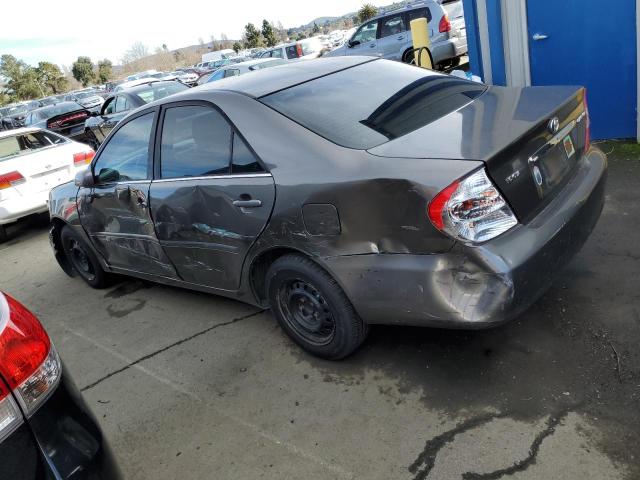 4T1BE32K52U636334 - 2002 TOYOTA CAMRY LE GRAY photo 2