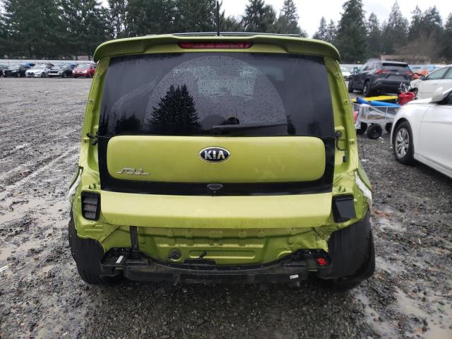 KNDJN2A23H7881572 - 2017 KIA SOUL GREEN photo 6