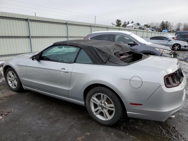 1ZVBP8EM0D5237057 - 2013 FORD MUSTANG SILVER photo 2