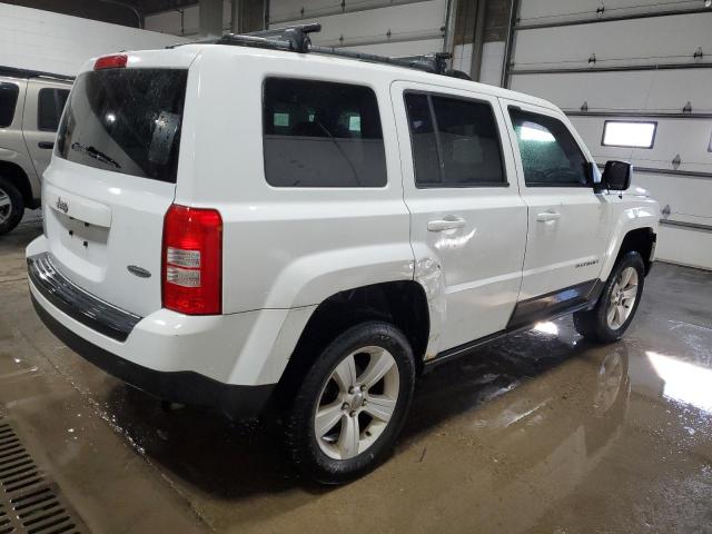 1C4NJRFB8GD657051 - 2016 JEEP PATRIOT LATITUDE WHITE photo 3