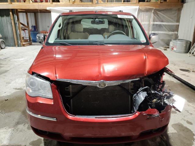 2A8HR64X49R668981 - 2009 CHRYSLER TOWN & COU LIMITED RED photo 5