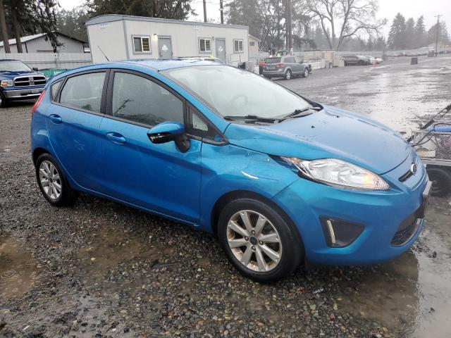 3FADP4EJXDM225508 - 2013 FORD FIESTA SE BLUE photo 4