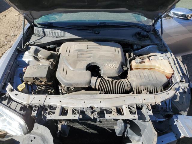 2C3CCAEG3GH151599 - 2016 CHRYSLER 300C SILVER photo 11