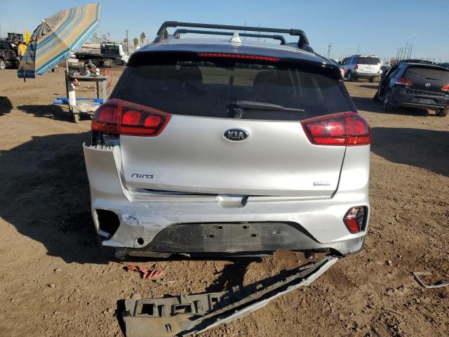 KNDCB3LC3L5413178 - 2020 KIA NIRO LX SILVER photo 6