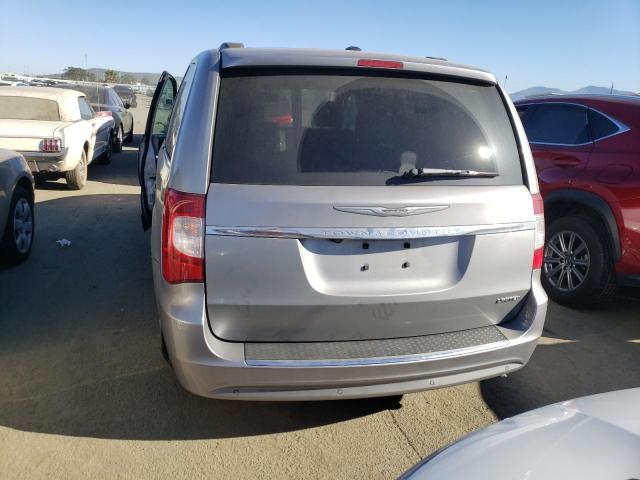 2C4RC1GG2DR681264 - 2013 CHRYSLER TOWN & COU LIMITED SILVER photo 6