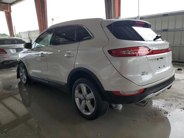 5LMCJ1C95JUL03899 - 2018 LINCOLN MKC PREMIERE WHITE photo 2