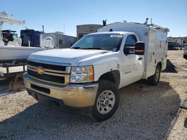 1GB3CZCG7CF184425 - 2012 CHEVROLET SILVERADO C3500 WHITE photo 2