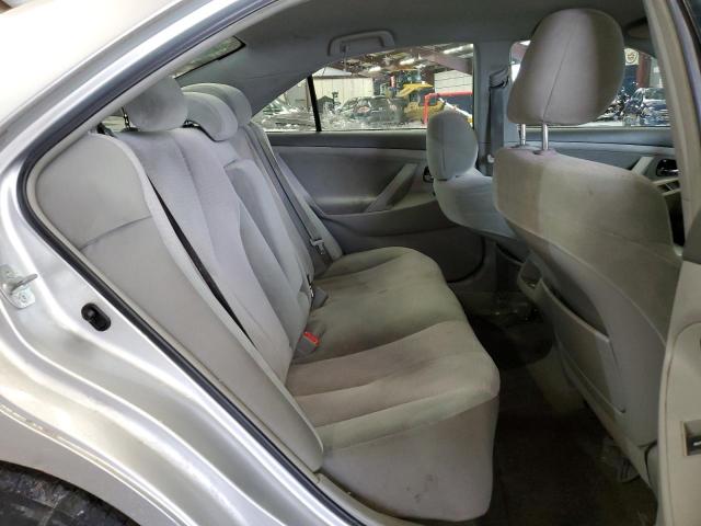 4T1BF3EK3BU645378 - 2011 TOYOTA CAMRY BASE SILVER photo 10