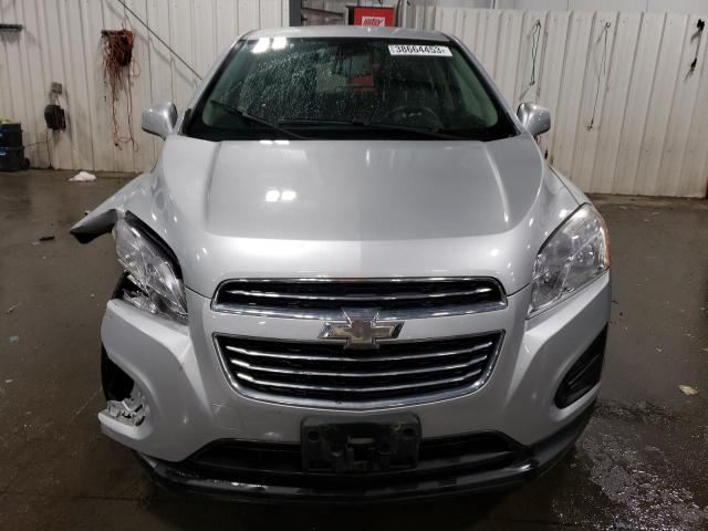 KL7CJPSB8FB093488 - 2015 CHEVROLET TRAX 1LS SILVER photo 5