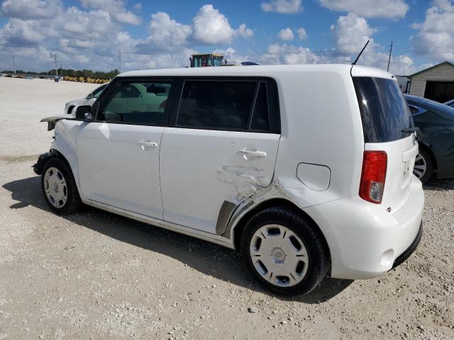 JTLZE4FE8DJ043041 - 2013 TOYOTA SCION XB Weiß Foto 2