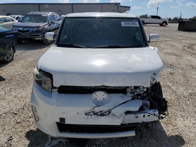 JTLZE4FE8DJ043041 - 2013 TOYOTA SCION XB Weiß Foto 5