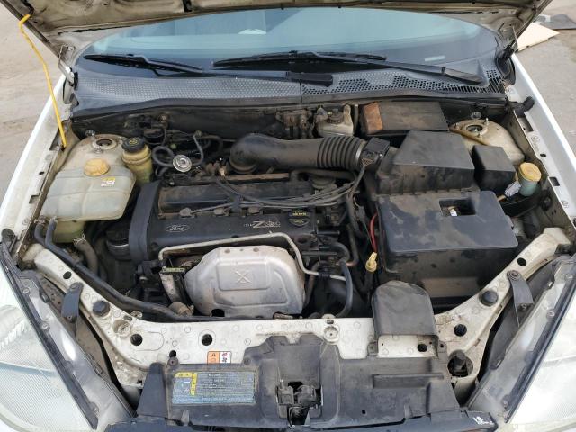 3FAFP31382R228109 - 2002 FORD FOCUS ZX3 WHITE photo 11