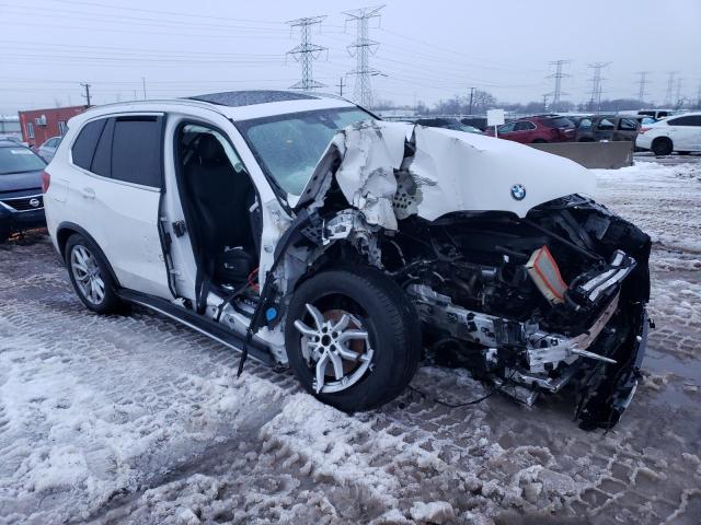 5UXCR6C52KLL26265 - 2019 BMW X5 XDRIVE40I WHITE photo 4