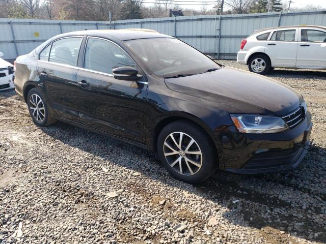 3VWDB7AJ8JM262873 - 2018 VOLKSWAGEN JETTA SE BLACK photo 4