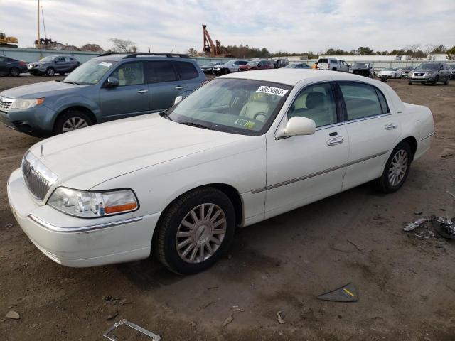 1LNHM81W13Y685460 - 2003 LINCOLN TOWN CAR EXECUTIVE WHITE photo 1