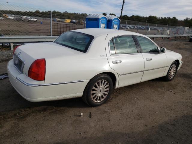 1LNHM81W13Y685460 - 2003 LINCOLN TOWN CAR EXECUTIVE WHITE photo 3