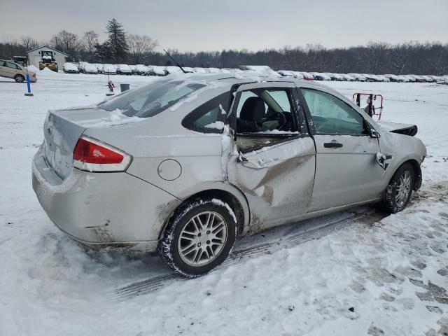 1FAHP35N78W150867 - 2008 FORD FOCUS SE SILVER photo 3