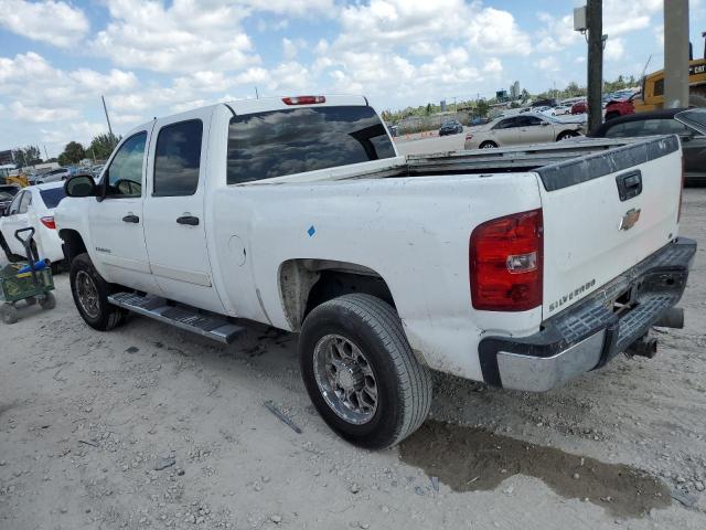 1GCHC23658F125929 - 2008 CHEVROLET SILVERADO C2500 HEAVY DUTY WHITE photo 2