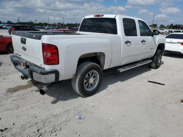 1GCHC23658F125929 - 2008 CHEVROLET SILVERADO C2500 HEAVY DUTY WHITE photo 3