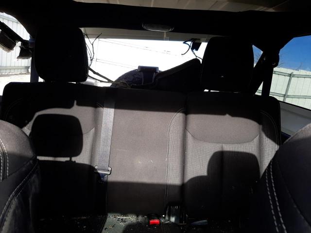 1C4BJWEG6HL629903 - 2017 JEEP WRANGLER U SAHARA SILVER photo 10