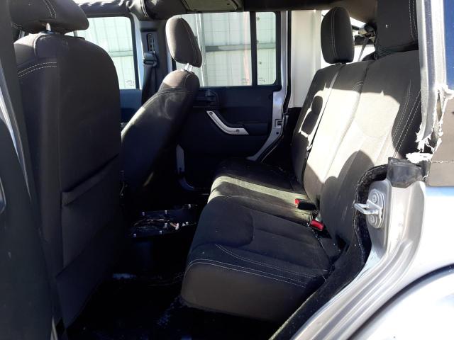 1C4BJWEG6HL629903 - 2017 JEEP WRANGLER U SAHARA SILVER photo 11