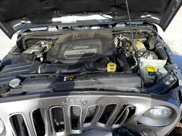 1C4BJWEG6HL629903 - 2017 JEEP WRANGLER U SAHARA SILVER photo 12