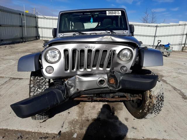 1C4BJWEG6HL629903 - 2017 JEEP WRANGLER U SAHARA SILVER photo 5