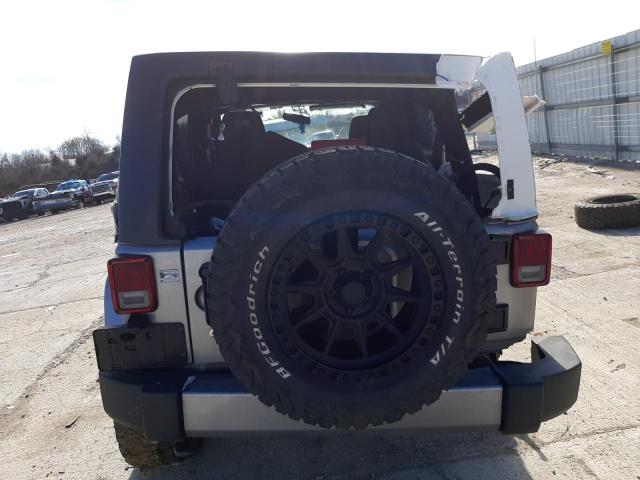 1C4BJWEG6HL629903 - 2017 JEEP WRANGLER U SAHARA SILVER photo 6