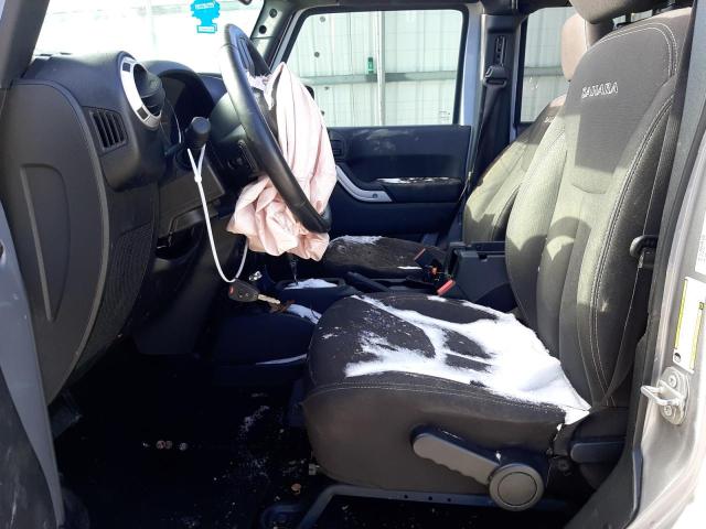 1C4BJWEG6HL629903 - 2017 JEEP WRANGLER U SAHARA SILVER photo 7