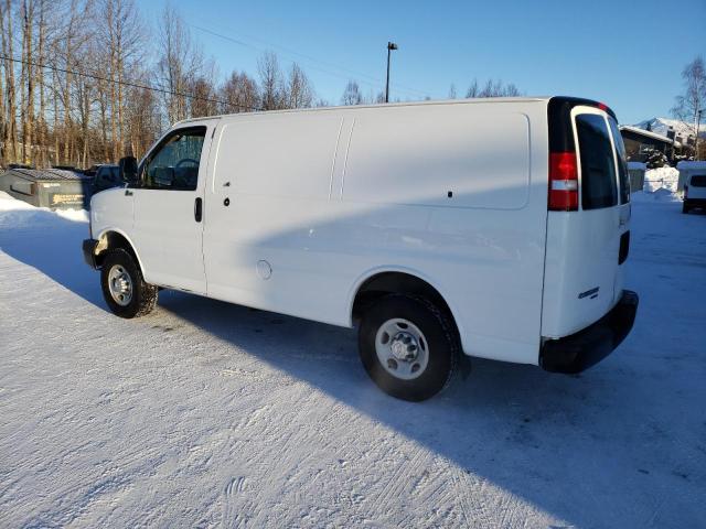 1GCWGFCG5F1225762 - 2015 CHEVROLET EXPRESS G2 WHITE photo 2