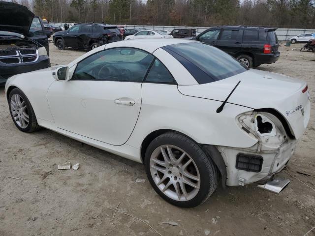 WDBWK54F99F208080 - 2009 MERCEDES-BENZ SLK 300 WHITE photo 2