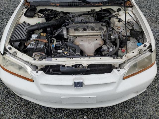 JHMCG5641XC046315 - 1999 HONDA ACCORD LX WHITE photo 11